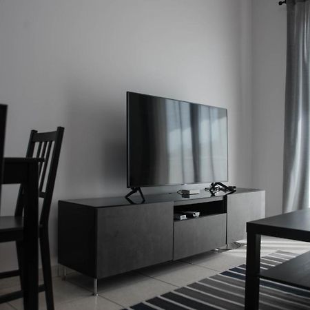 Renovated One Bedroom Apartment In Paphos With Pool מראה חיצוני תמונה