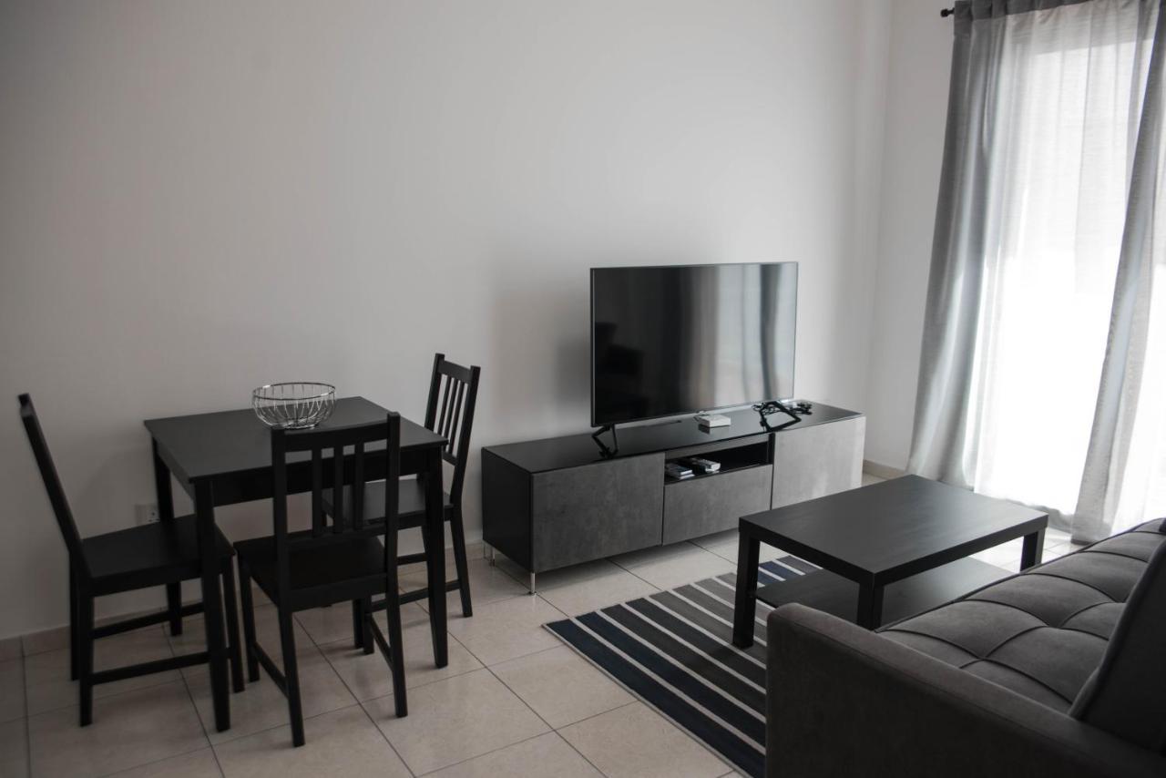 Renovated One Bedroom Apartment In Paphos With Pool מראה חיצוני תמונה