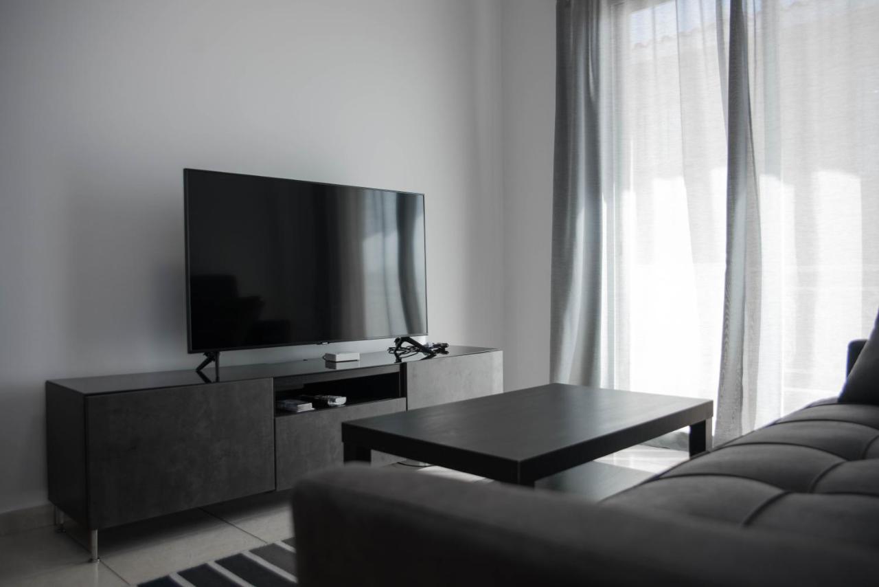 Renovated One Bedroom Apartment In Paphos With Pool מראה חיצוני תמונה