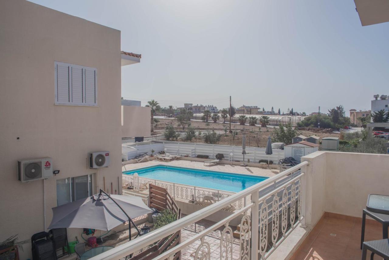 Renovated One Bedroom Apartment In Paphos With Pool מראה חיצוני תמונה
