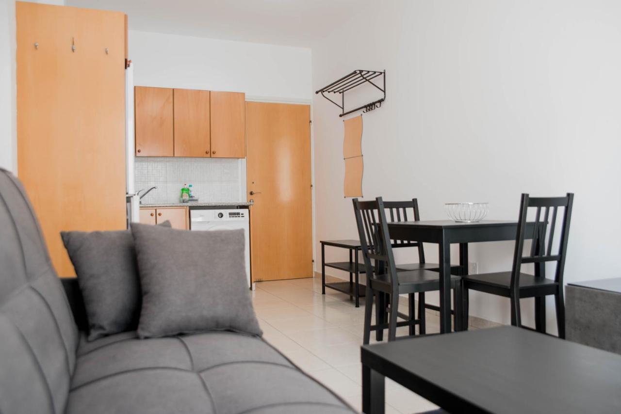 Renovated One Bedroom Apartment In Paphos With Pool מראה חיצוני תמונה