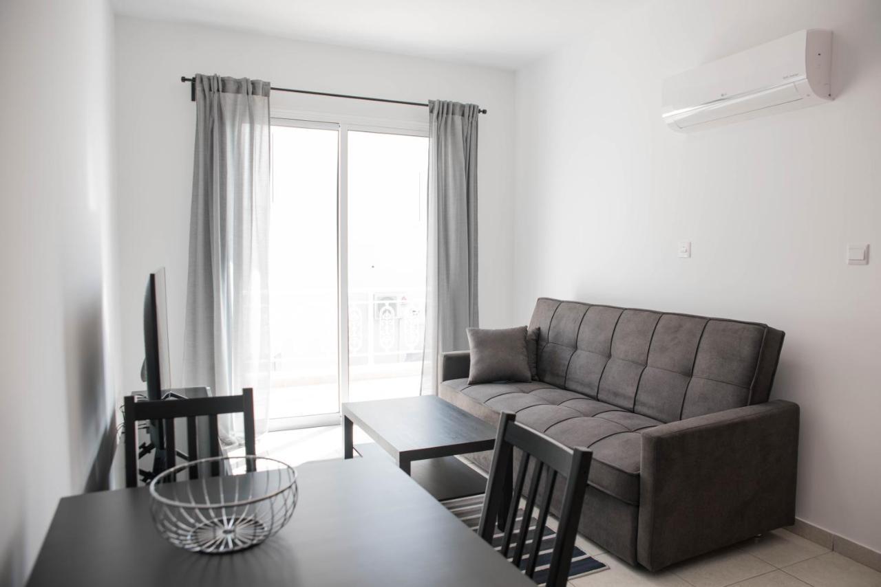 Renovated One Bedroom Apartment In Paphos With Pool מראה חיצוני תמונה