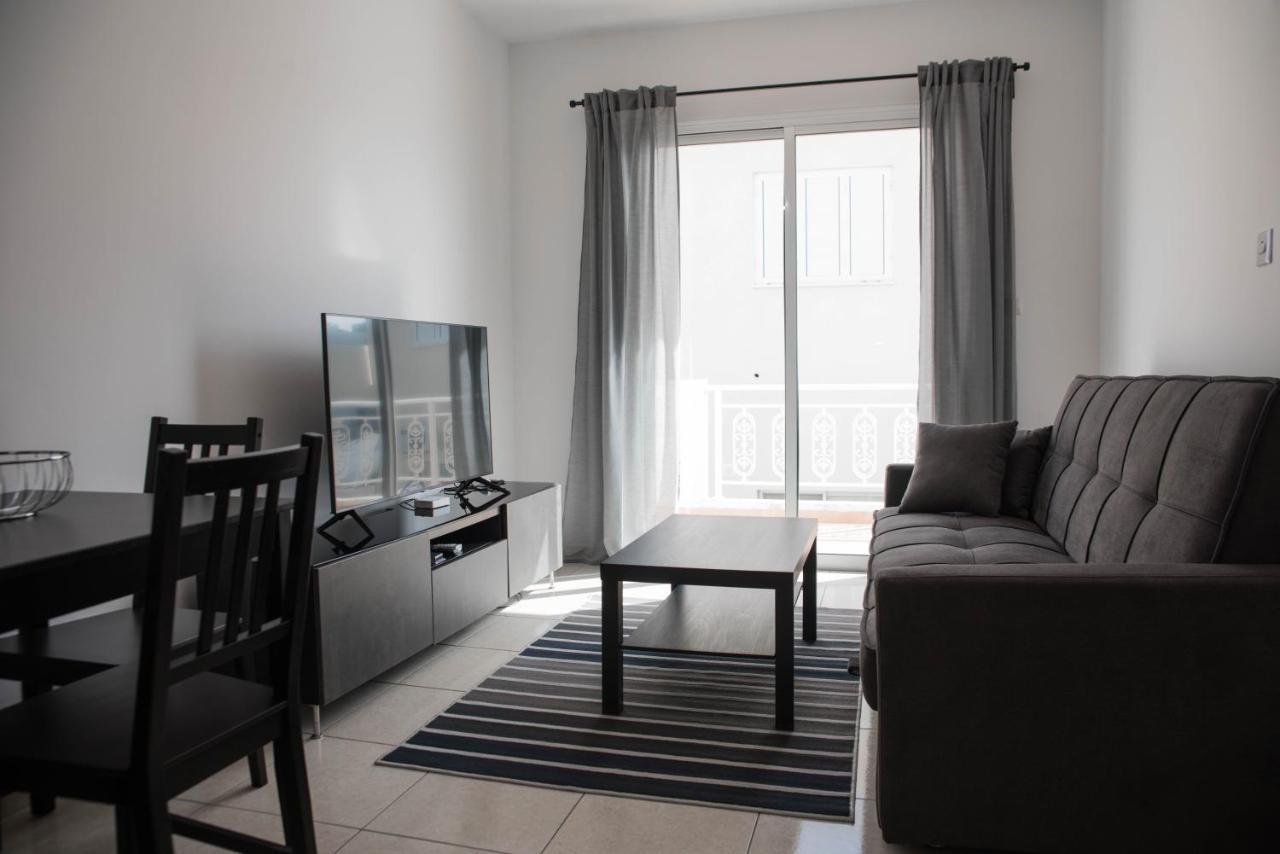 Renovated One Bedroom Apartment In Paphos With Pool מראה חיצוני תמונה