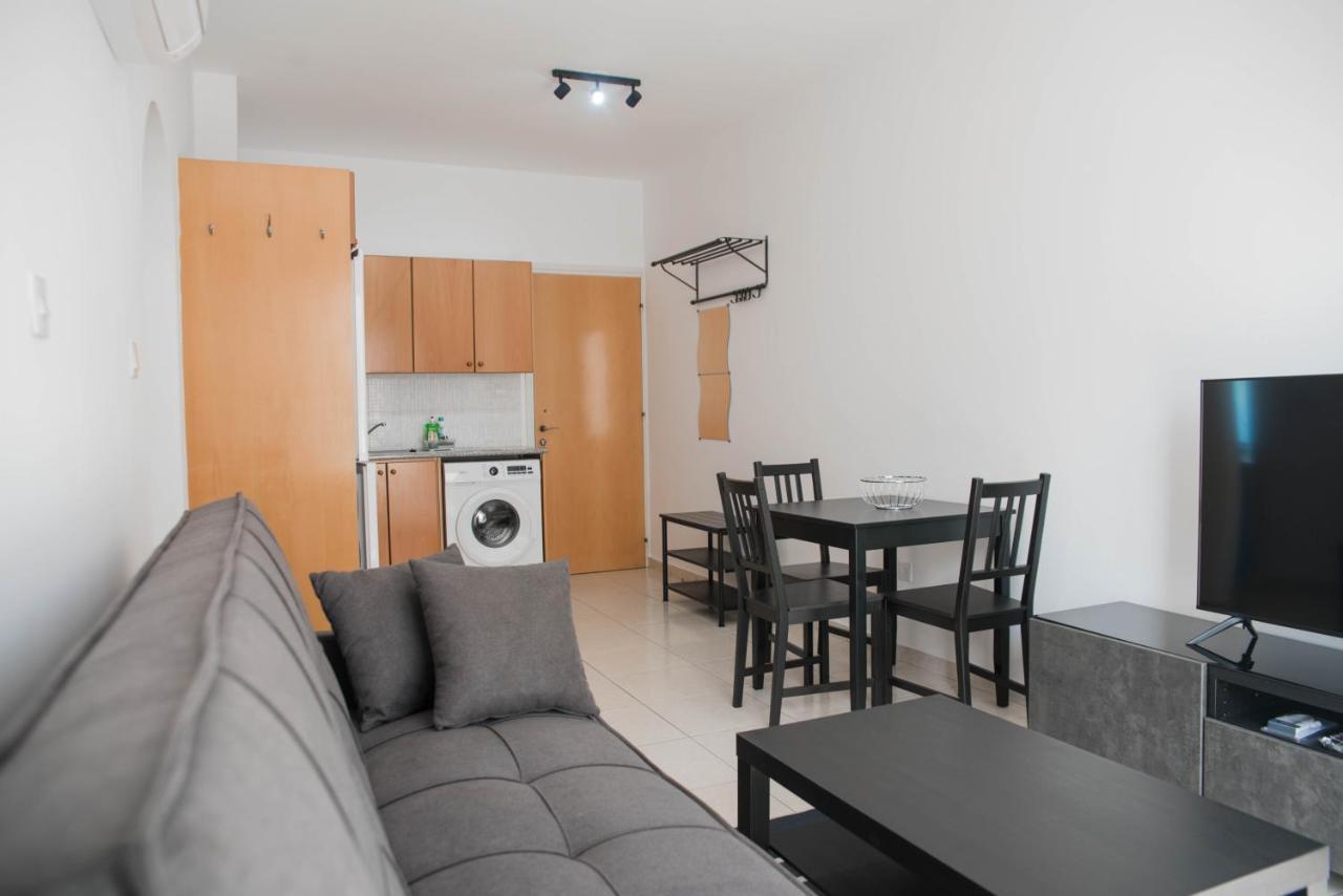 Renovated One Bedroom Apartment In Paphos With Pool מראה חיצוני תמונה